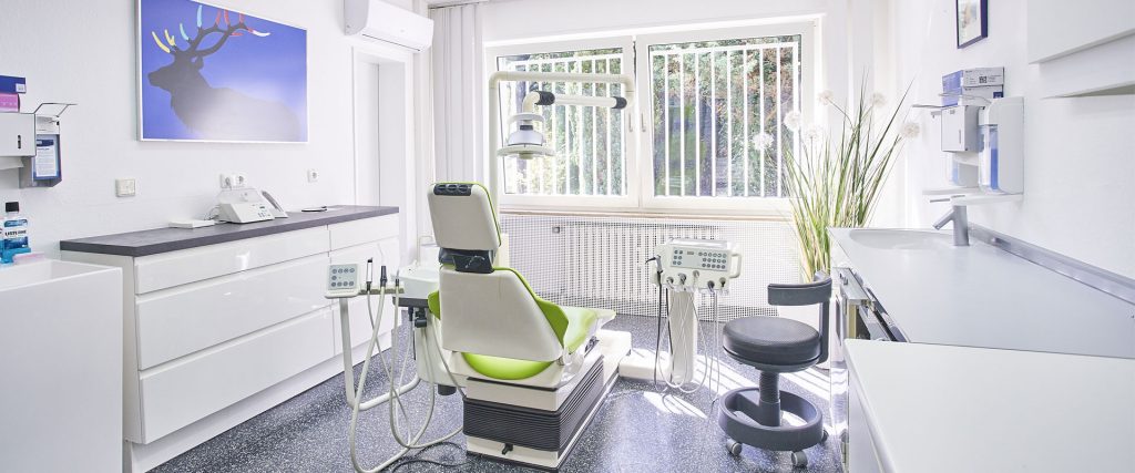 Zahnarzt-Dr.-Ghazal-und-Kollegen-Zahnarztpraxis-Duisburg-Oberhausen-Implantologie-Oralchirurchie-Zahnästhetik-Do-Zahn-we-do-it-Praxis
